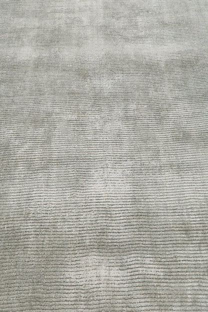 Carpe Natura Handloom Wool and Viscose Area Rug